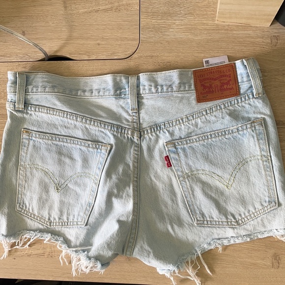 501 Levi shorts - Picture 2 of 5